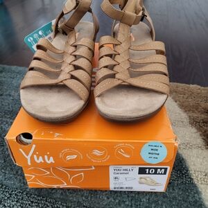 Yuu Caramel Women's Sandals